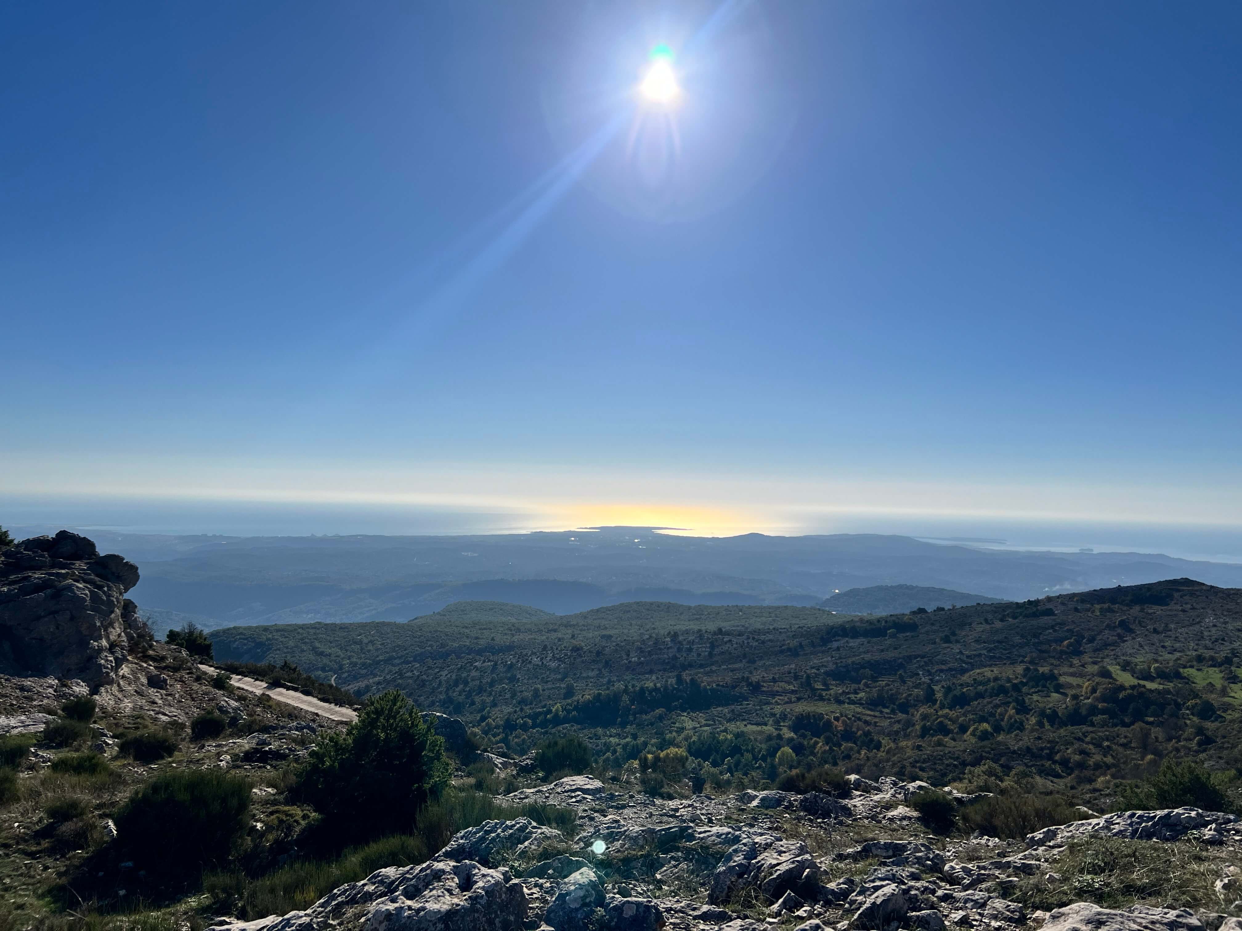 Panoramablick auf die Côte d'Azur