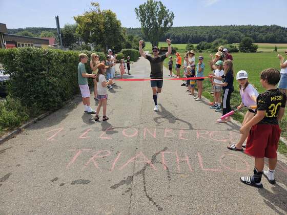Zieleinlauf – Not-Nice-Triathlon 2026
