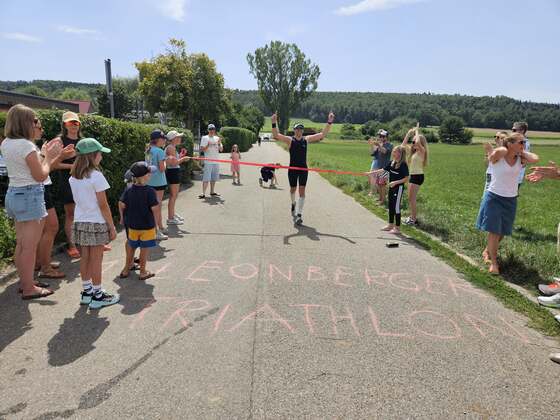 Zieleinlauf – Not-Nice-Triathlon 2026